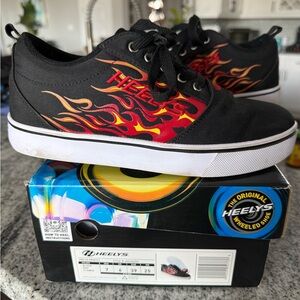 Heelys Pro 20 Black and Red Flames 🔥 like new!!! Size 7